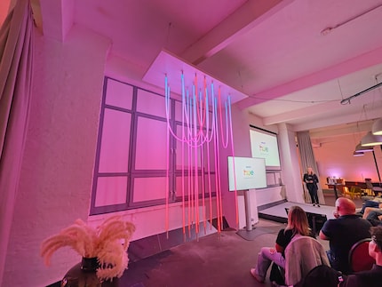 Philips zeigt seine Hue-Leuchten im Artloft Berlin – ganz in Ruhe an einer schönen Location.