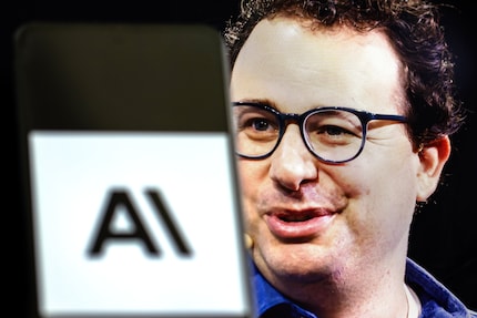 Anthropic-Chef Dario Amodei wünscht sich eine Verschnaufpause im KI-Wettrennen.