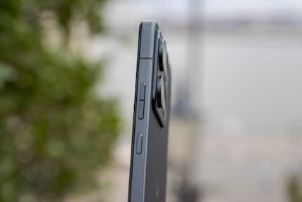 Der Rahmen besteht aus Aluminium.