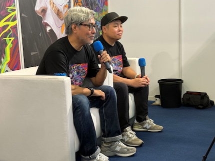 Director Eichiro Sasaki (rechts) und Art Director Genseki Tanaka (links) stehen Rede und Antwort.