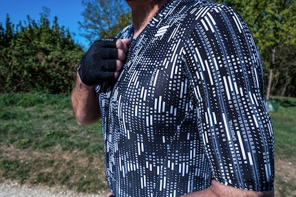 Auch die Ärmel des G-Suits sind auf Aerodynamik ausgelegt.
