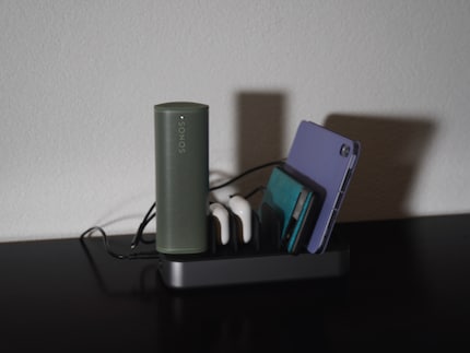 Die Kabel bin ich nicht losgeworden, aber es sieht einigermassen ordentlich aus.