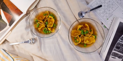 Die Pasta liegt gefaltet da wie Bettlaken und zeigt, worum's im Projekt geht.