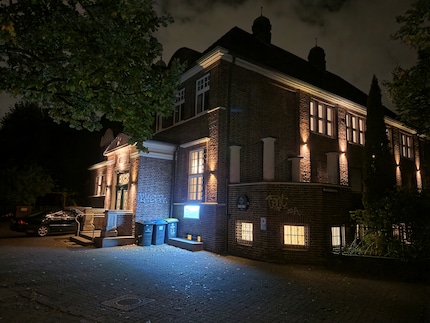 Ook in het donker levert de hoofdcamera bruikbare beelden.