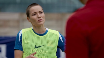 Muss nur einfach mal Handschuhe anziehen: Torhüterin Katie Quinn.