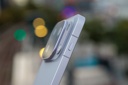 Der Rahmen ist aus Aluminium.