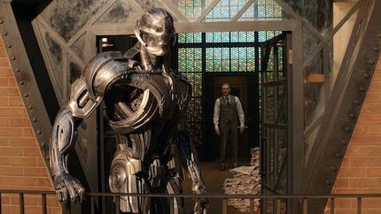 Ultron auf Balkonien. Von Ferien kann allerdings keine Rede sein: Er sitzt als Gefangener in Visions virtuellem Gedankenhaus fest. Das passt ihm überhaupt nicht.