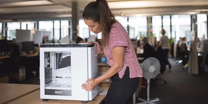 Après l'inspection, l'affaire au joli nom de "NZXT H440 V2 Window" a également fait son entrée dans le classement. Après l'inspection, l'affaire au joli nom de "NZXT H440 V2 Window" a également fait son entrée dans le classement.
