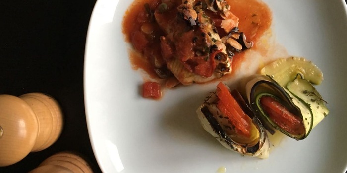 Stuffed mushrooms with herb paste and fresh gratin with ratatouille roses Stuffed mushrooms with herb paste and fresh gratin with ratatouille roses